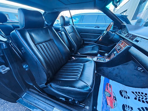 Mercedes-Benz E300 10 of 12