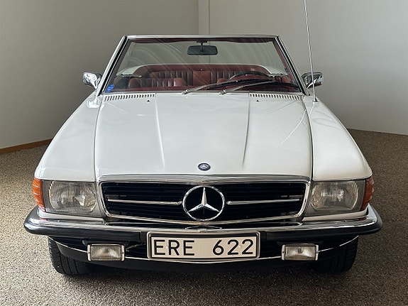Mercedes-Benz SL350 2 of 5
