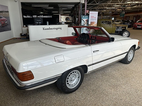 Mercedes-Benz 350 SL 13 of 17
