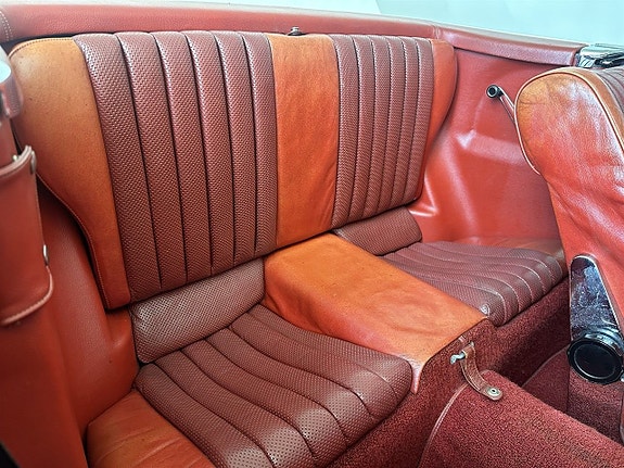 Mercedes-Benz 350 SL 7 of 17