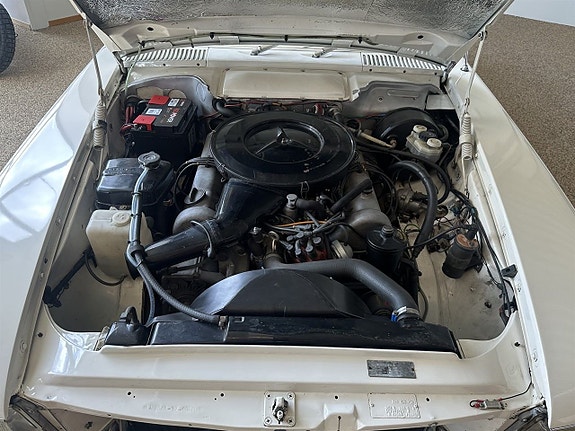 Mercedes-Benz 350 SL 14 of 17