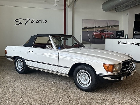 Mercedes-Benz 350 SL 16 of 17