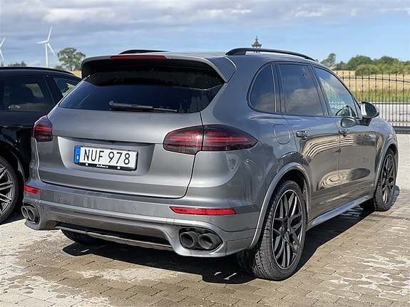 Porsche Cayenne GTS 2 of 5