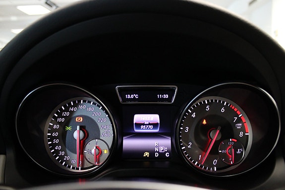 Mercedes-Benz CLA250 13 of 16