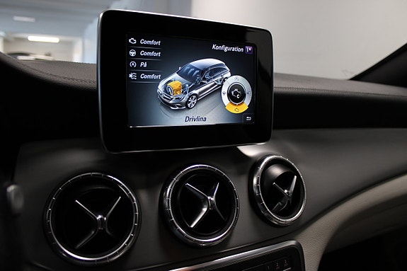 Mercedes-Benz CLA250 14 of 16