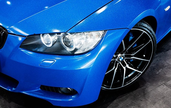 BMW 335i 8 of 26
