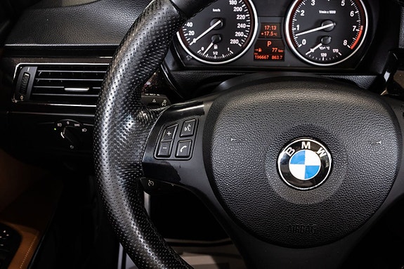 BMW 335i 22 of 26