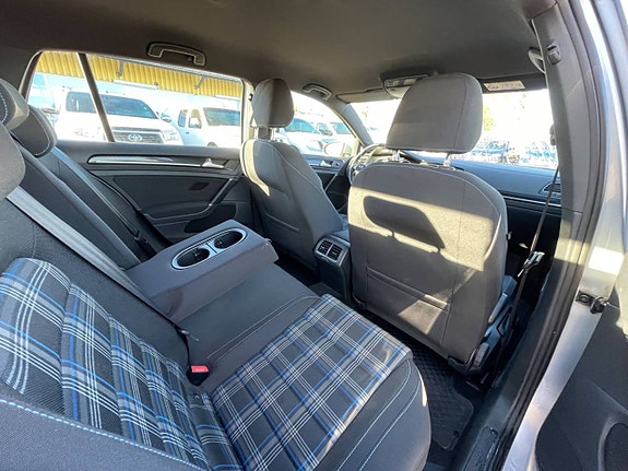 Volkswagen Golf I 13 of 22