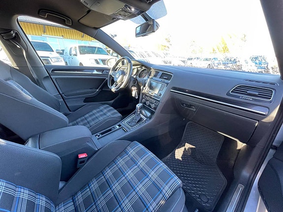 Volkswagen Golf I 10 of 22
