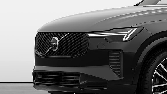 Volvo XC90 8 of 19