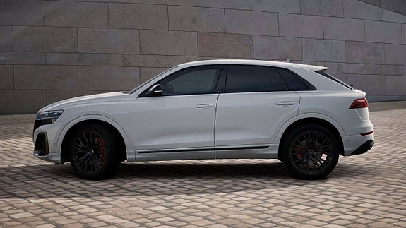 Audi Q8 2 of 6