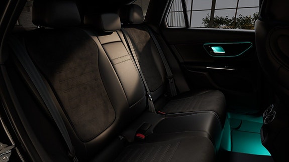 Mercedes-Benz GLC300 e 15 of 17