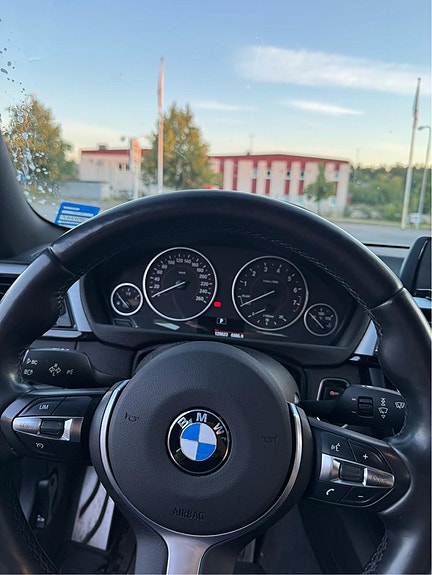 BMW 428i 3 of 5