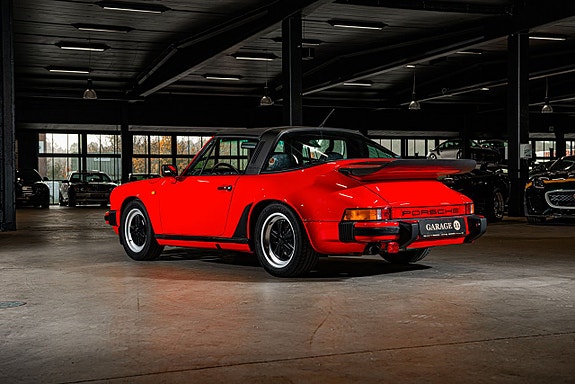 Porsche 911 Carrera 5 of 5