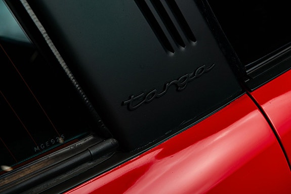 Porsche 911 Carrera 23 of 27
