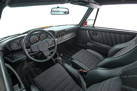Porsche 911 Carrera 13 of 27