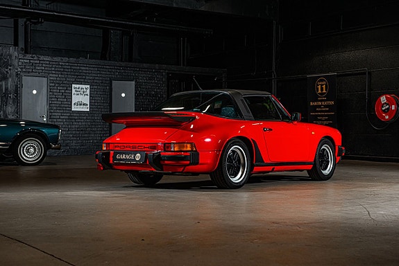 Porsche 911 Carrera 7 of 27
