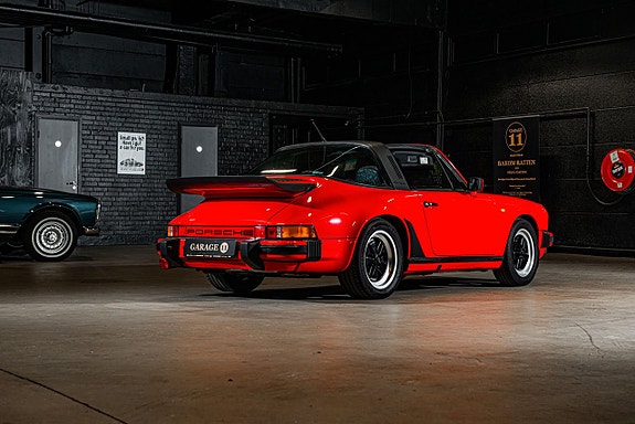 Porsche 911 Carrera 6 of 27