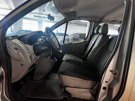 Opel Vivaro 8 of 12