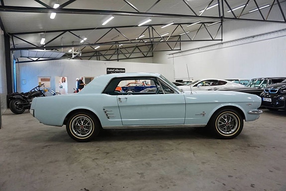 Ford Mustang 6 of 27