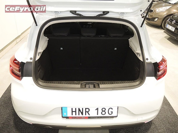 Renault Clio 14 of 18