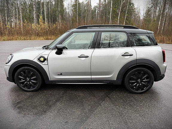 MINI Countryman Cooper SE 3 of 5