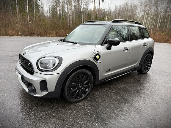 MINI Countryman Cooper SE 2 of 5
