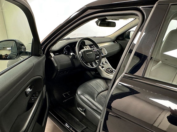 Land Rover Range Rover Evoque 3 of 5