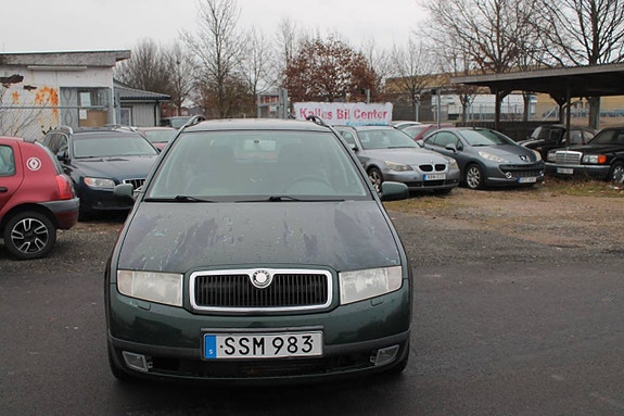 Skoda Fabia 2 of 8