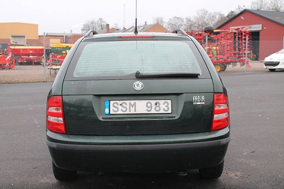 Skoda Fabia 5 of 8