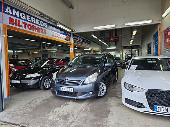 Toyota Verso 2 of 5