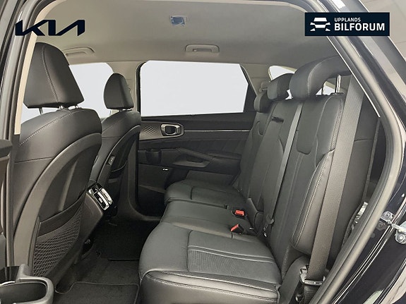Kia Sorento 9 of 18