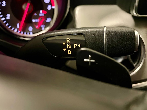 Mercedes-Benz CLA200 13 of 23