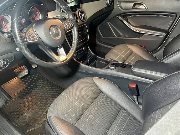 Mercedes-Benz CLA200 7 of 23