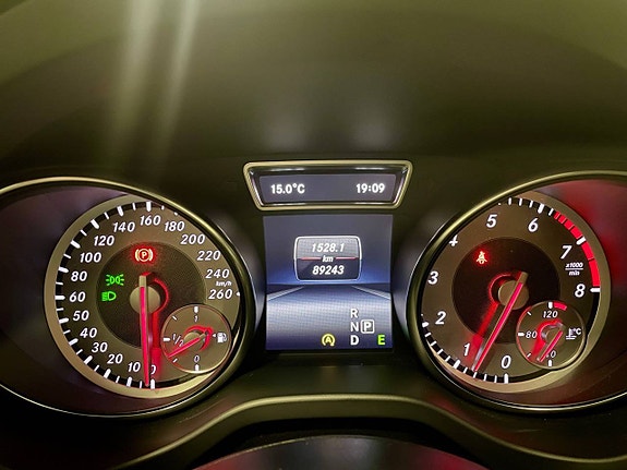 Mercedes-Benz CLA200 15 of 23