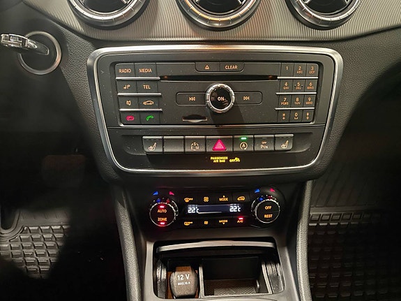 Mercedes-Benz CLA200 16 of 23