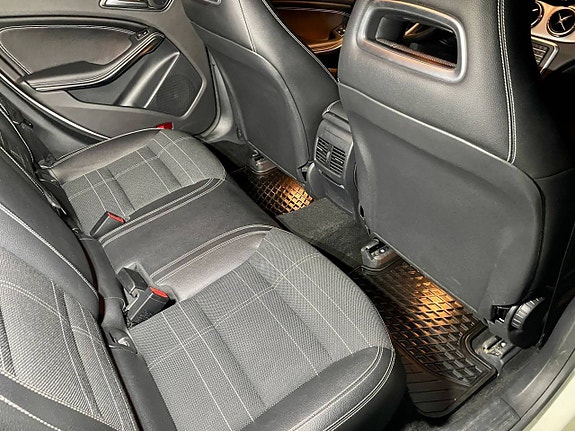Mercedes-Benz CLA200 10 of 23