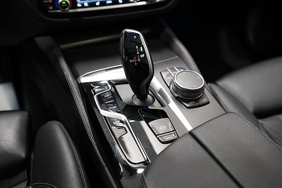 BMW 540i 15 of 27