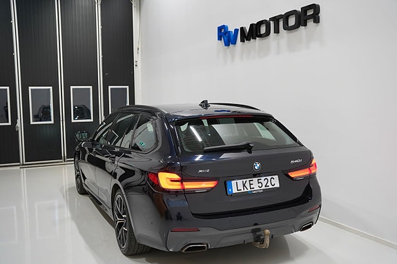 BMW 540i 3 of 5