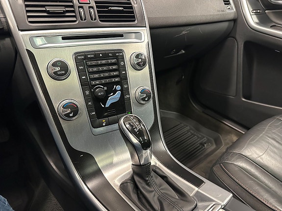 Volvo XC60 22 of 27