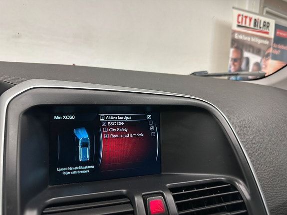 Volvo XC60 16 of 27