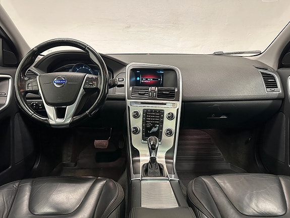 Volvo XC60 11 of 27