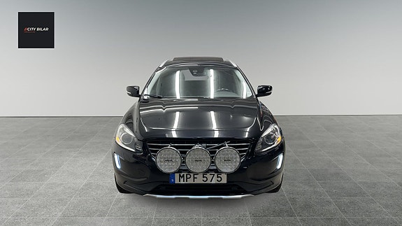 Volvo XC60 2 of 27