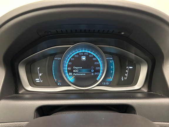 Volvo XC60 14 of 27