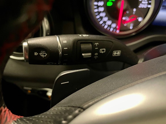 Mercedes-Benz GLA200 14 of 19