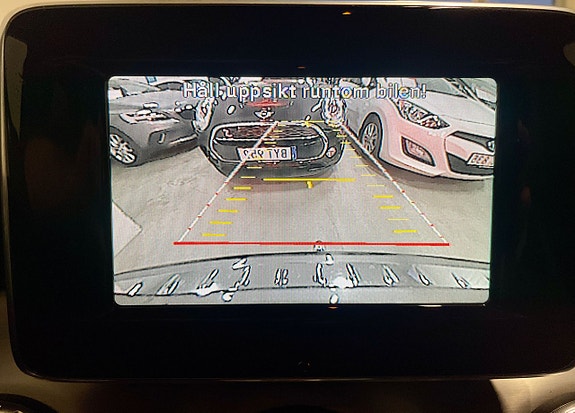 Mercedes-Benz GLA200 16 of 19