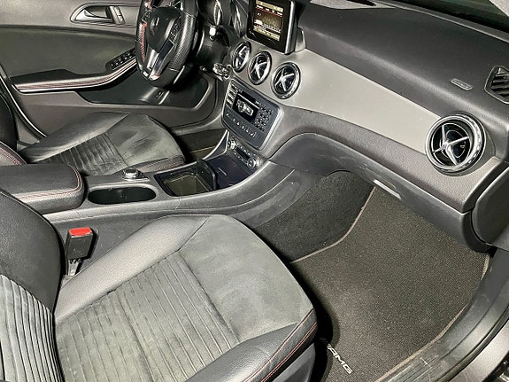 Mercedes-Benz GLA200 9 of 19