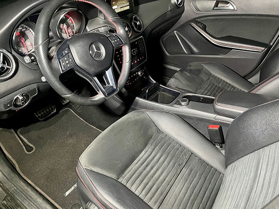Mercedes-Benz GLA200 7 of 19