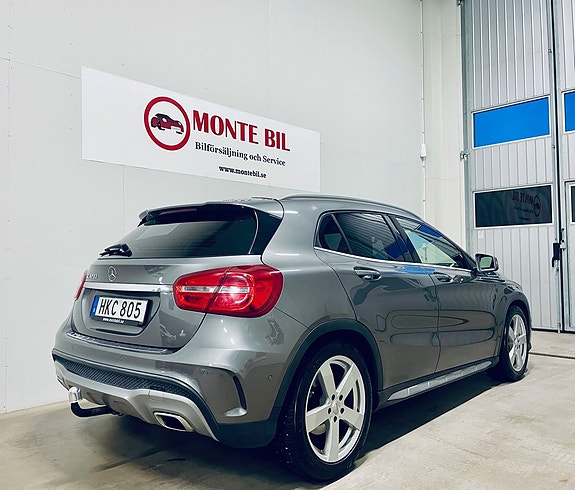 Mercedes-Benz GLA200 6 of 19