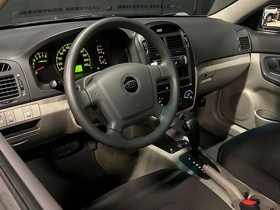 Kia Cerato 9 of 13